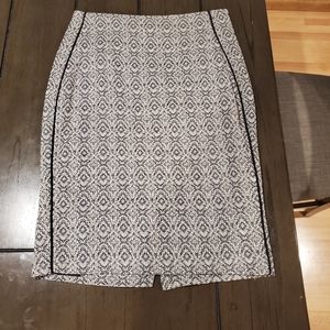 The Limited Pencil skirt with black piping